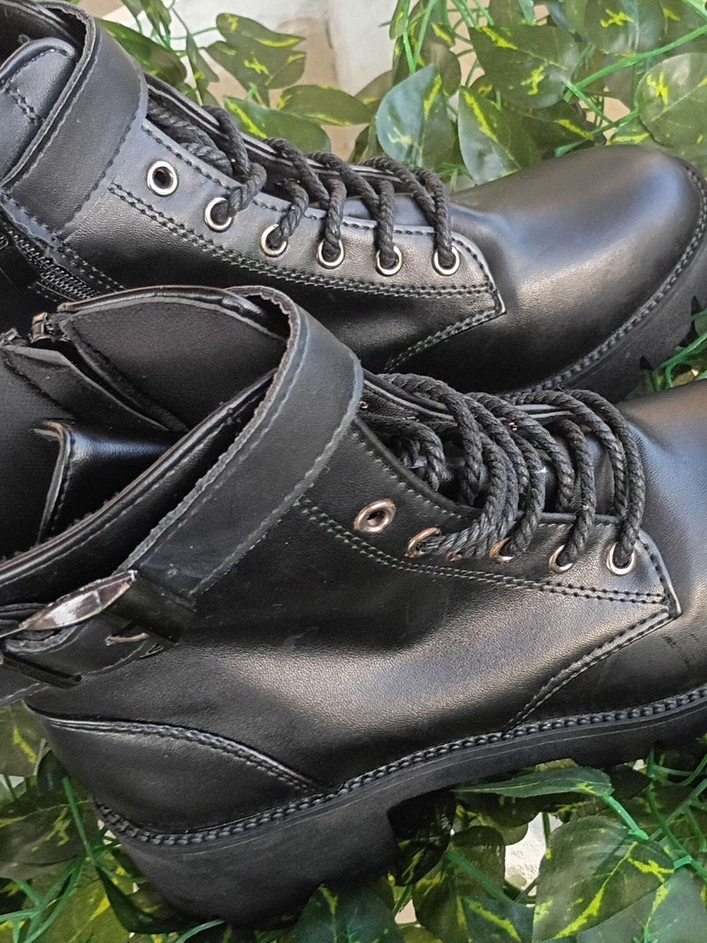 Black Women’s Lace-Up Combat Boots - Classic Tactical Style Size 8